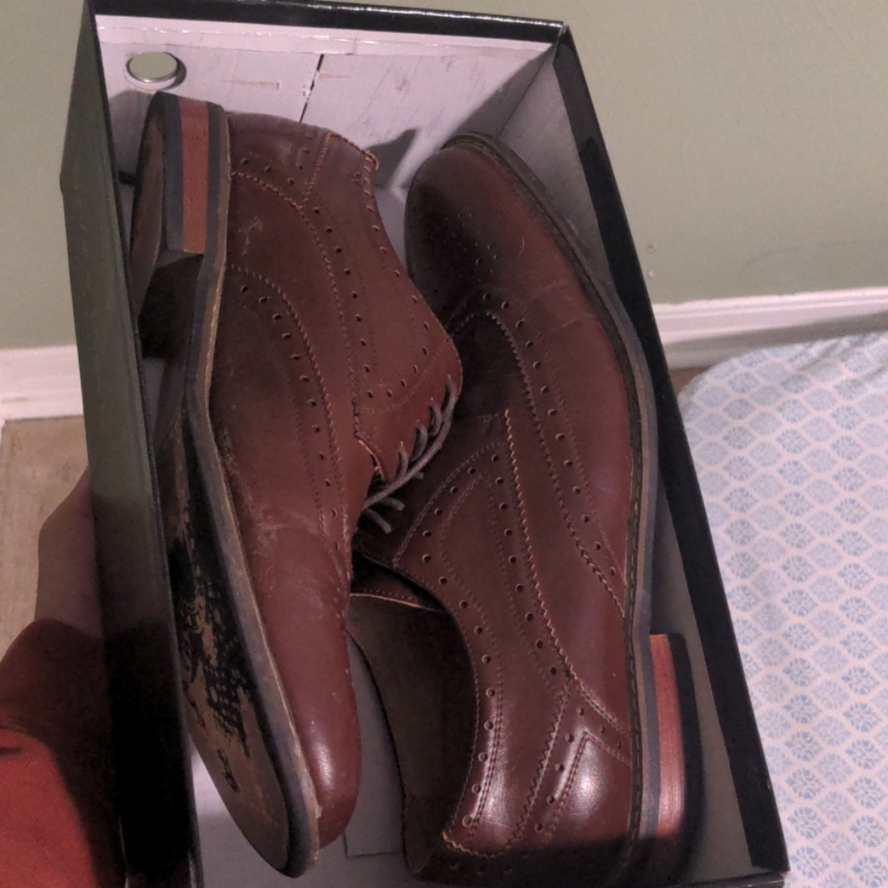 Brown lightly worn dress shoes